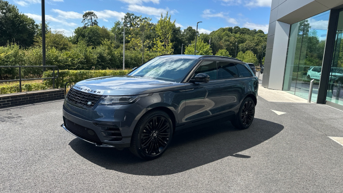 Land Rover Range Rover Velar 3.0 D300 MHEV Belgravia Edition 5dr Auto Diesel Estate - Image 20